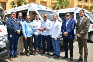 Gobierno entrega ambulancias para usuarios en Santo Domingo, Yaguate y Duvergé