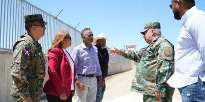 Joel Santos supervisa avances de varias obras en Dajabón