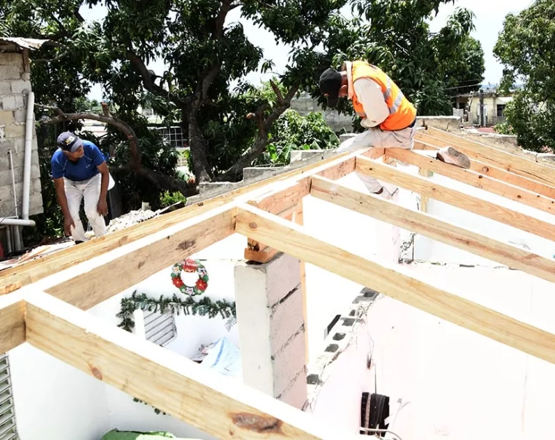 Obras Públicas mejora 500  viviendas de Los Alcarrizos