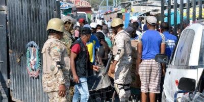 Gobierno prohíbe la entrada al país de 39 haitianos