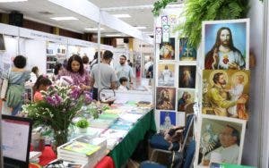 Feria del Libro Católico concita atracción público