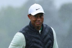 Tiger se retira del Masters por lesión en el pie