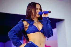 Becky G, Ángela Aguilar y Rubén Blades actuarán en los Latin AMAs