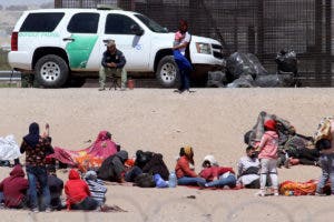 Cierre de aduana genera caos en la frontera entre México y EEUU