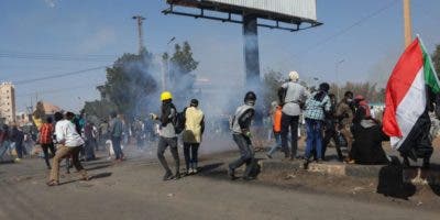 Se reanudan los combates y bombardeos en Sudán después de una tensa calma