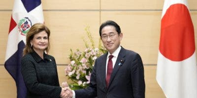 Vicepresidenta se reúne con primer ministro de Japón