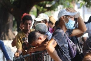 Caos en la frontera sur de México ante el récord de peticiones de refugio