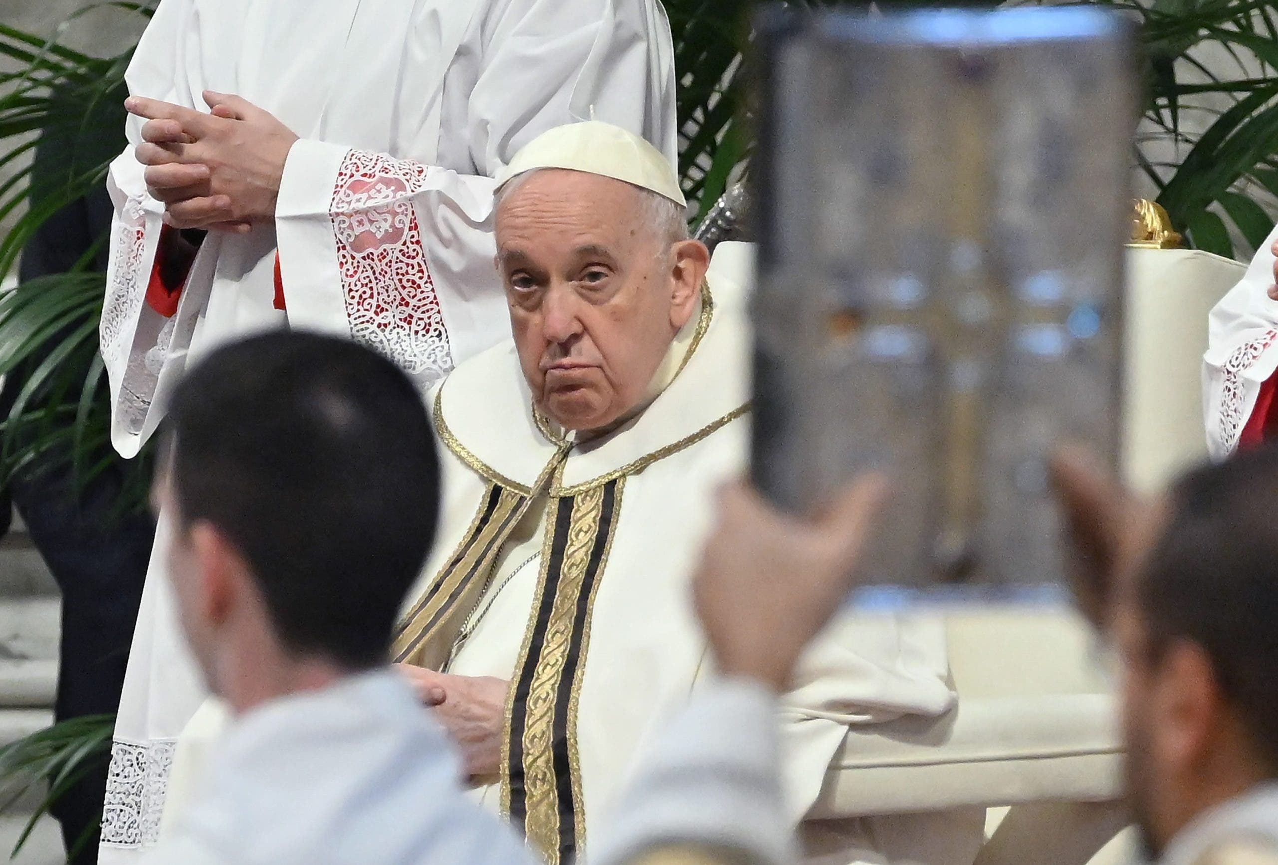 El papa pide a los sacerdotes que eviten las divisiones en la Iglesia