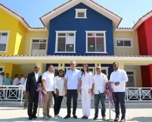 Abinader inaugura centro educativo y estancia infantil en Hondo Valle