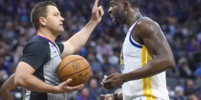 Draymond Green expulsado del partido de playoffs por falta flagrante