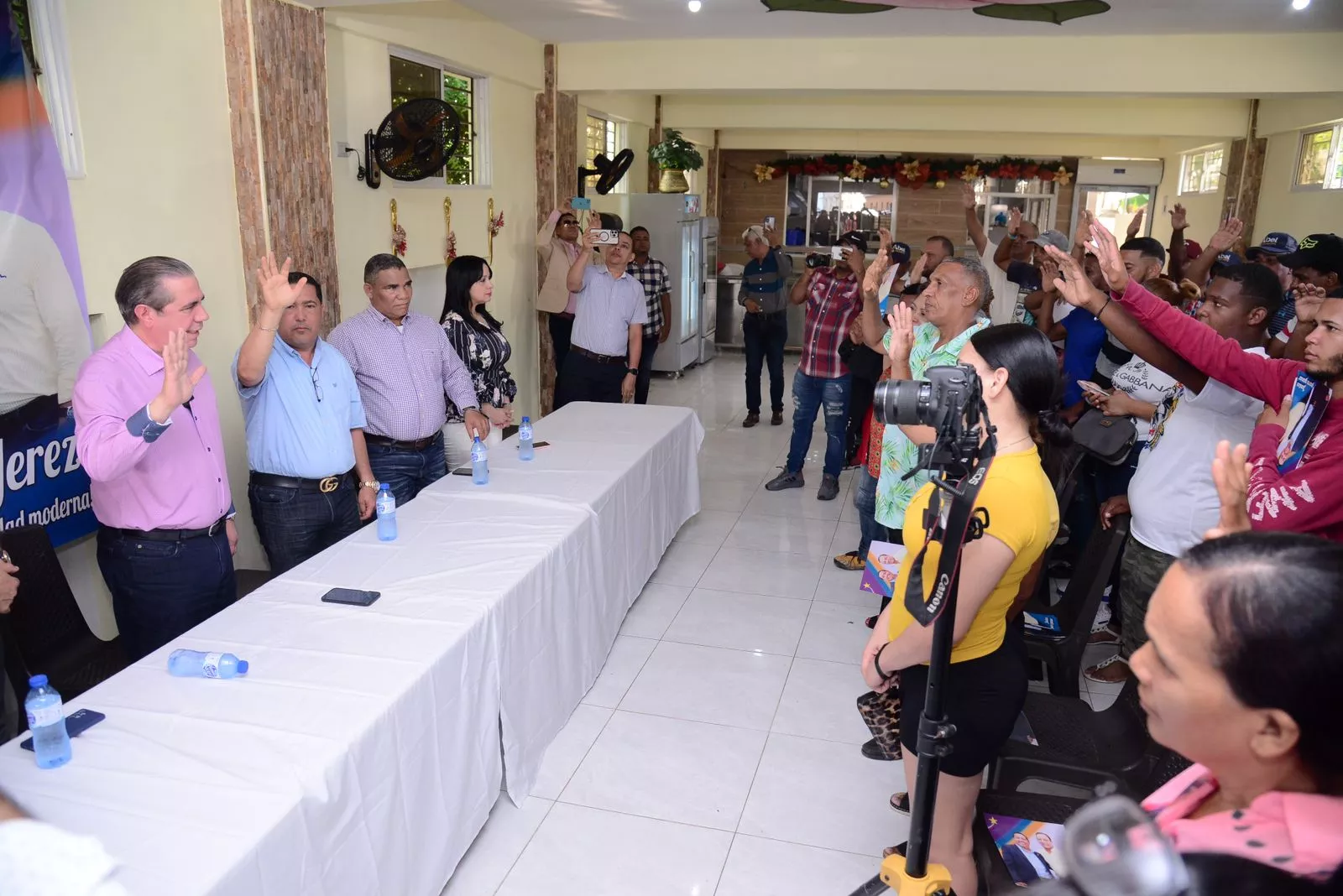 Exmiembros del PRM en Nagua se juramentan en el proyecto presidencial de Abel Martínez