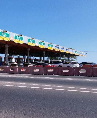 Paso rápido ahorra tiempo en peajes