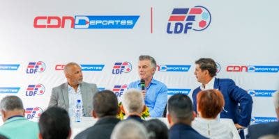 Mauricio Macri visita la LDF: “El fútbol tiene un poder imbatible”