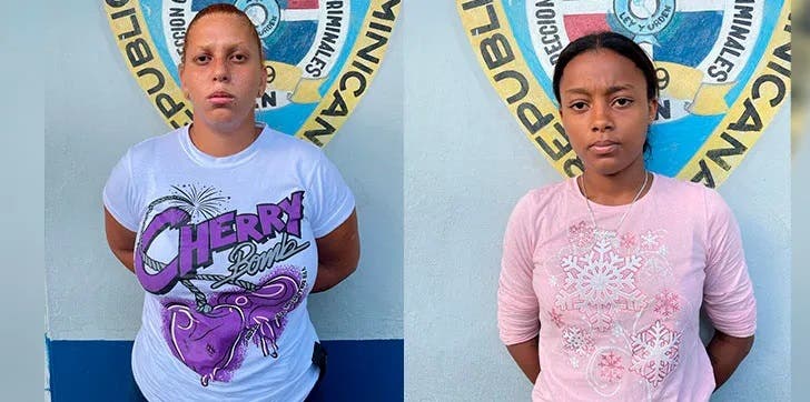 Policía apresa dos mujeres que exhibieron arma de fuego ilegal en las redes sociales