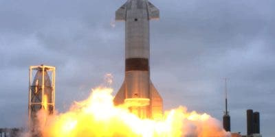 El enorme cohete Starship de SpaceX despega con éxito pero se “pierde” cuando regresaba