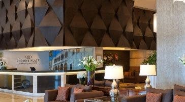 El hotel Crowne Plaza recibe el sello Qualitur