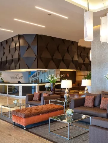 El hotel Crowne Plaza recibe el sello Qualitur