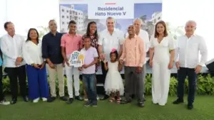 Abinader entrega 208 apartamentos en Manoguayabo y Hato Nuevo