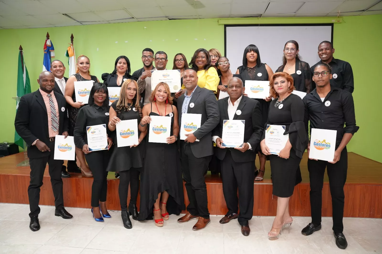 AFA Gestores realiza graduación de 22 locutores profesionales