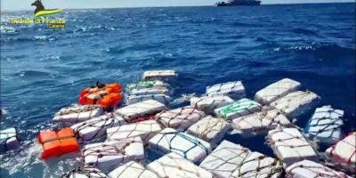 Encuentran dos toneladas de cocaína flotando en el mar cerca de Sicilia Roma