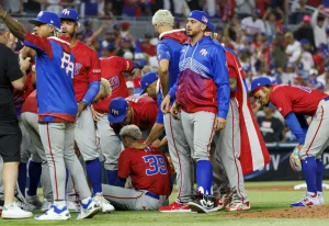 El cerrador lesionado de los Mets, Díaz, espera regresar esta temporada