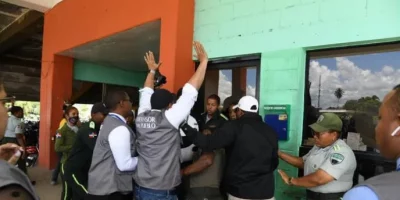 Aplazan para el 25 de abril juicio contra miembros de la Digesett que agredieron al Defensor del Pueblo