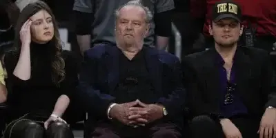 Jack Nicholson regresa a la cancha para el partido de playoffs de los Lakers