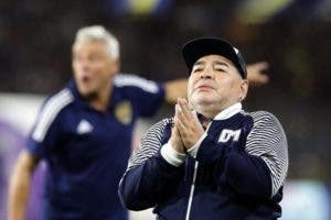 Equipo médico de Maradona a juicio por muerte de ex grande