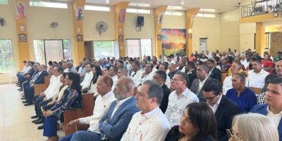 Ofician misa en La Vega por la salud de Danilo Medina