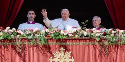 El papa ruega por la paz en Ucrania y Jerusalén en su mensaje de Pascua