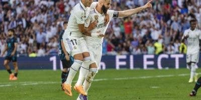 Real Madrid golea al Almería con tripleta de Benzema