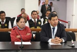 Alejandro Toledo se presenta ante un juzgado para confirmar identidad y conocer cargos