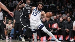 Towns ayuda a Minnesota; Minaya encesta 8 puntos en su debut NBA; LeBron guía Lakers