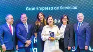 Reid & Compañía recibe medalla en premio calidad