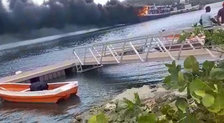 Incendio causa daños millonarios a 3 embarcaciones pesqueras en Puerto Plata