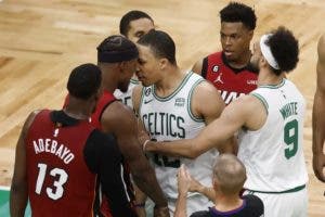 Heat lleva una ventaja de 2-0 sobre los Celtics; finales del Este se reanudan esta noche