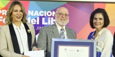 Pedro Vergés  gana el premio Feria del Libro