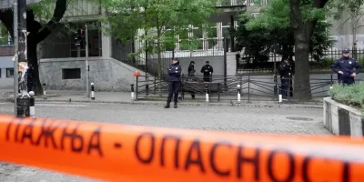 Detienen a un menor de 14 años por ataque en una escuela en Serbia en el que murieron al menos 8 alumnos