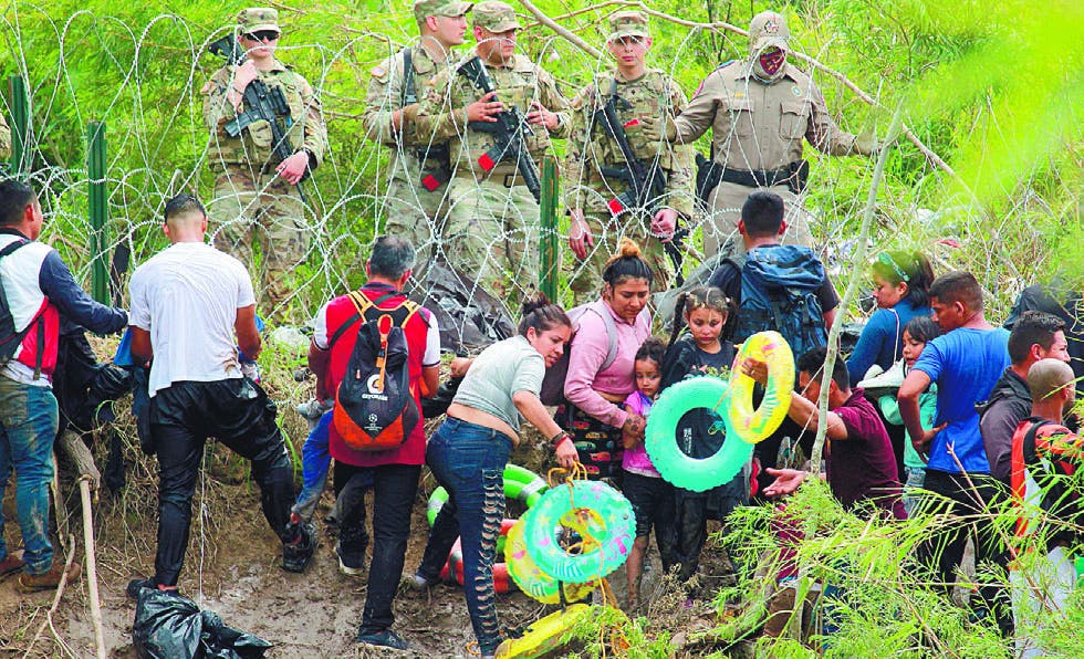 México promete a Biden ayuda con ola migratoria