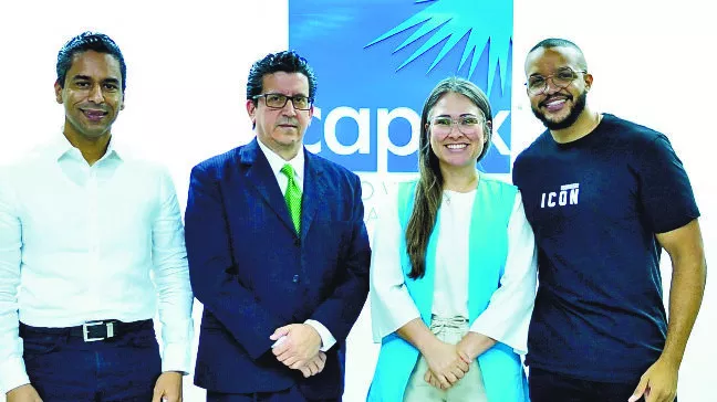 Los ejecutivos de la empresa durante el encuentro.