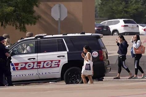 Tiroteo deja varios muertos en un centro comercial de Texas