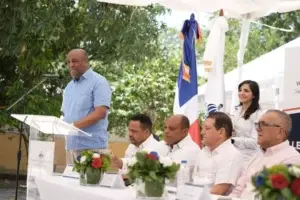 Gobierno inaugura dos proyectos de rehabilitación de redes en Sánchez Ramírez