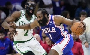 Harden anota 42 y guía triunfo 76ers sobre los Celtics