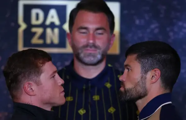 Canelo Álvarez, en el cara a cara, con el inglés John Ryder.