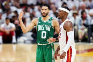 Tatum y Butler reeditan un duelo de titanes para una plaza en las Finales de la NBA