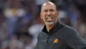 Phoenix  despide al entrenador Monty Williams