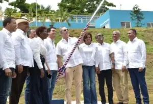 Abinader inauguró ayer carretera, acueducto y CAIPI en Monte Plata