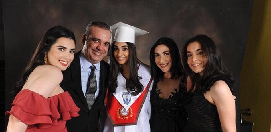Presidente Abinader asistirá a graduación de una de sus hijas