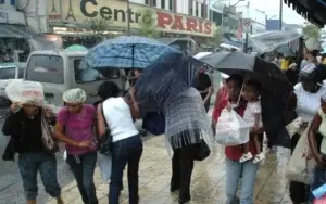 Aguaceros y tronadas la tarde de este viernes por incidencia de Bret