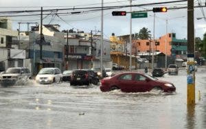 Frente frío continuará provocando fuertes aguaceros este miércoles en horas de la tarde